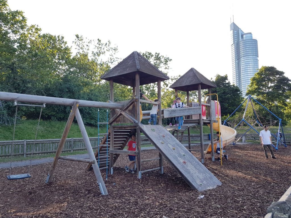 Handelskai Treppelweg Playground